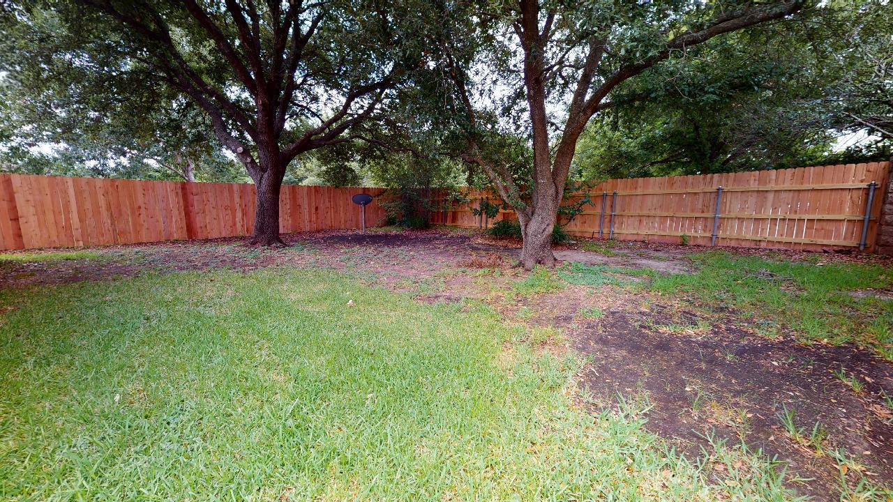 822 Azalea property image