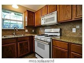 2307 Carnation property image